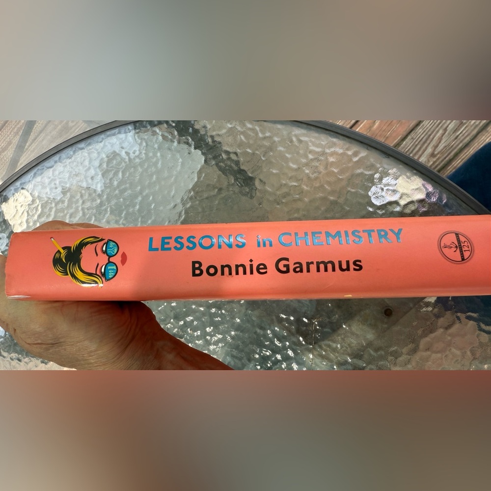 EUC fun & popular book: Lessons in Chemistry by Bonnie Garmus. - Picture 6 of 6